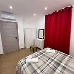 Cozy Near Downtown * Turin