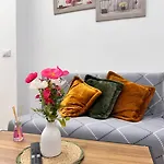 Cozy Near Downtown Appartement