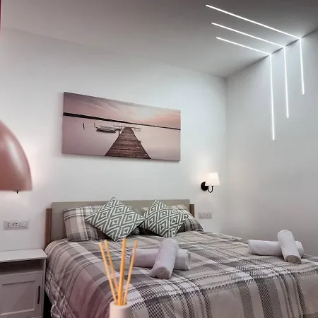 Cozy Near Downtown アパート トリノ