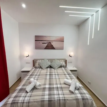 Cozy Near Downtown アパート トリノ