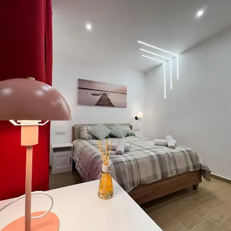 Cozy Near Downtown Apartamento Turín
