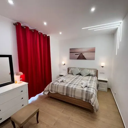 Cozy Near Downtown Apartamento Turim