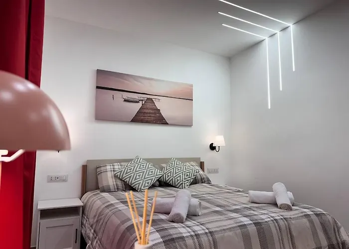 Cozy Near Downtown アパート トリノ