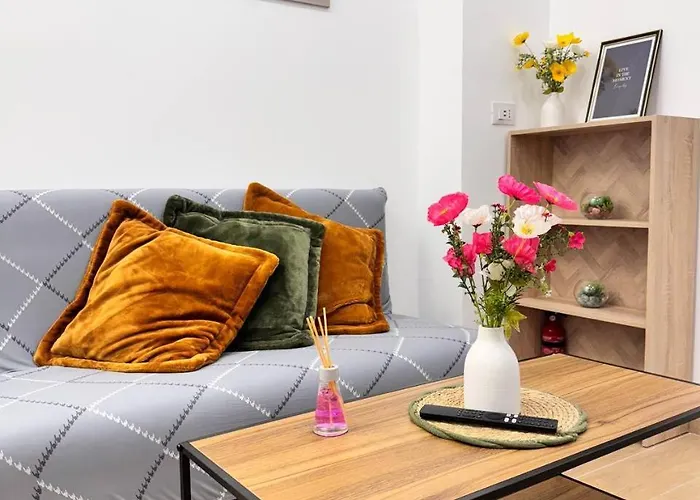 Cozy Near Downtown Apartman *