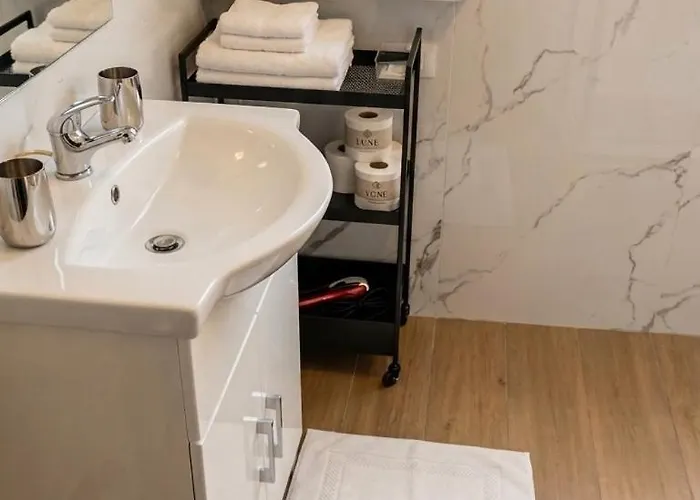 Cozy Near Downtown Apartman