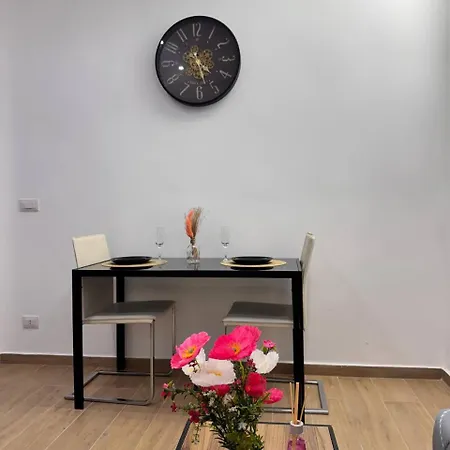 Cozy Near Downtown Apartman