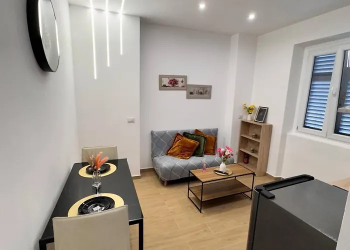 Cozy Near Downtown Apartment Turin